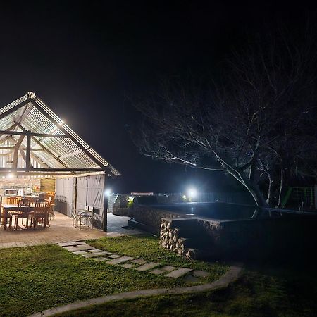 Tamboti Farm Accommodation ซูเมบ ภายนอก รูปภาพ